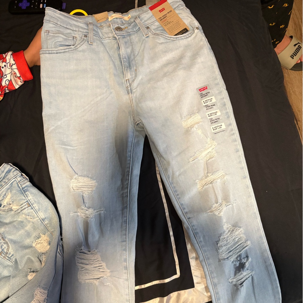 Levi's Light Blue Ripped Skinny Jeans - Picture 1 of 4